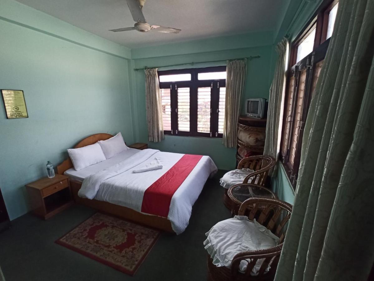 Pushpa Guest House Pokhara Exterior photo