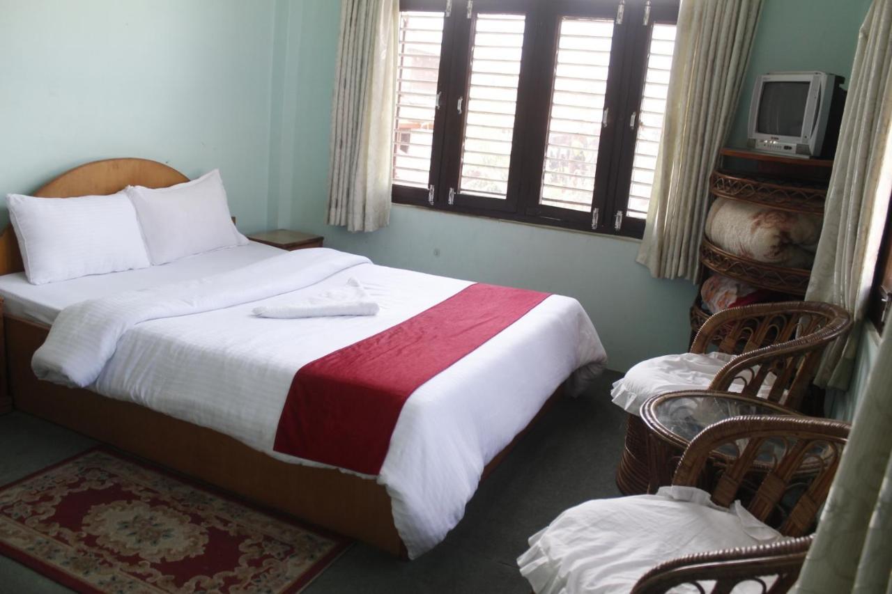 Pushpa Guest House Pokhara Exterior photo