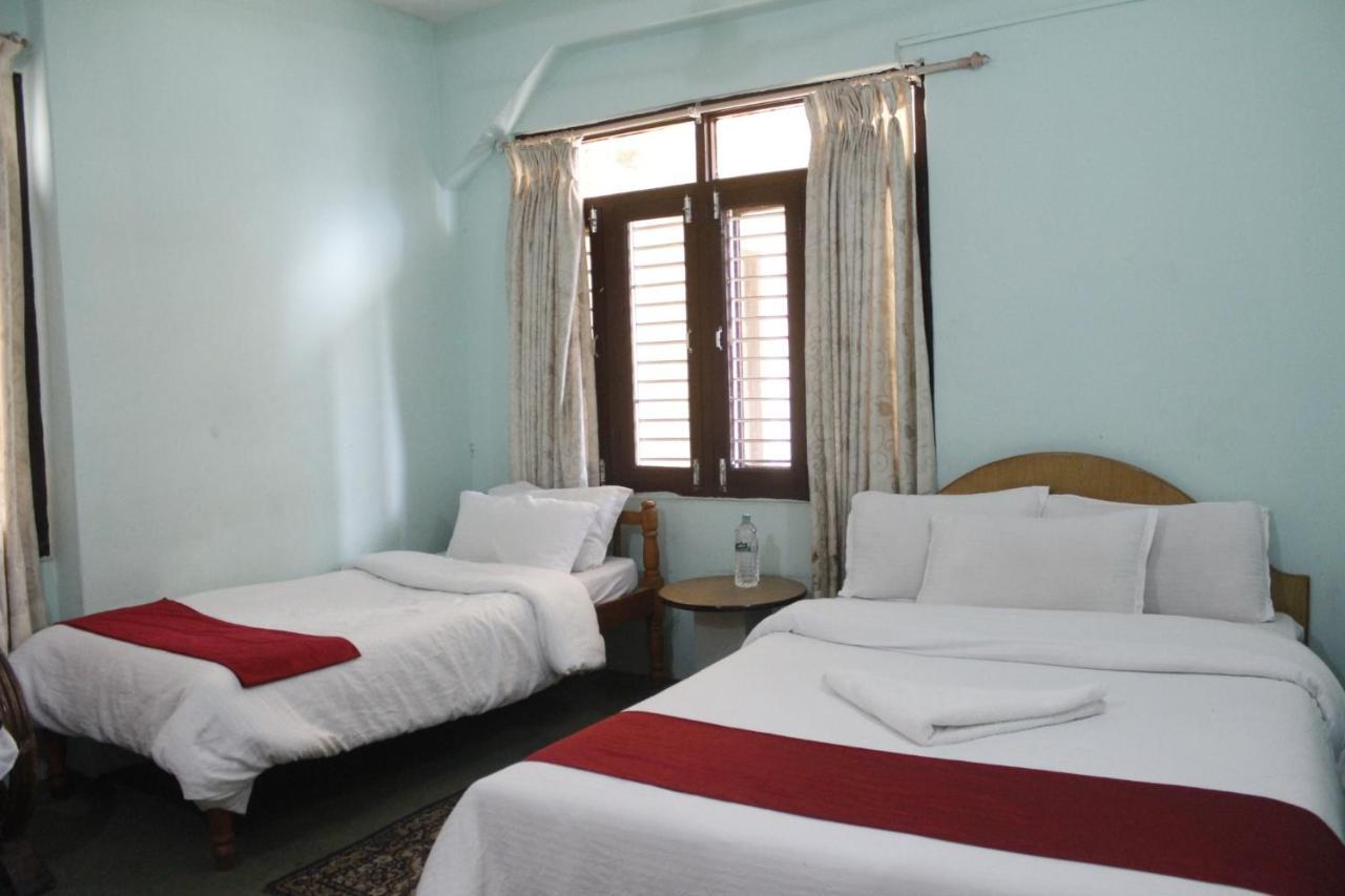 Pushpa Guest House Pokhara Exterior photo