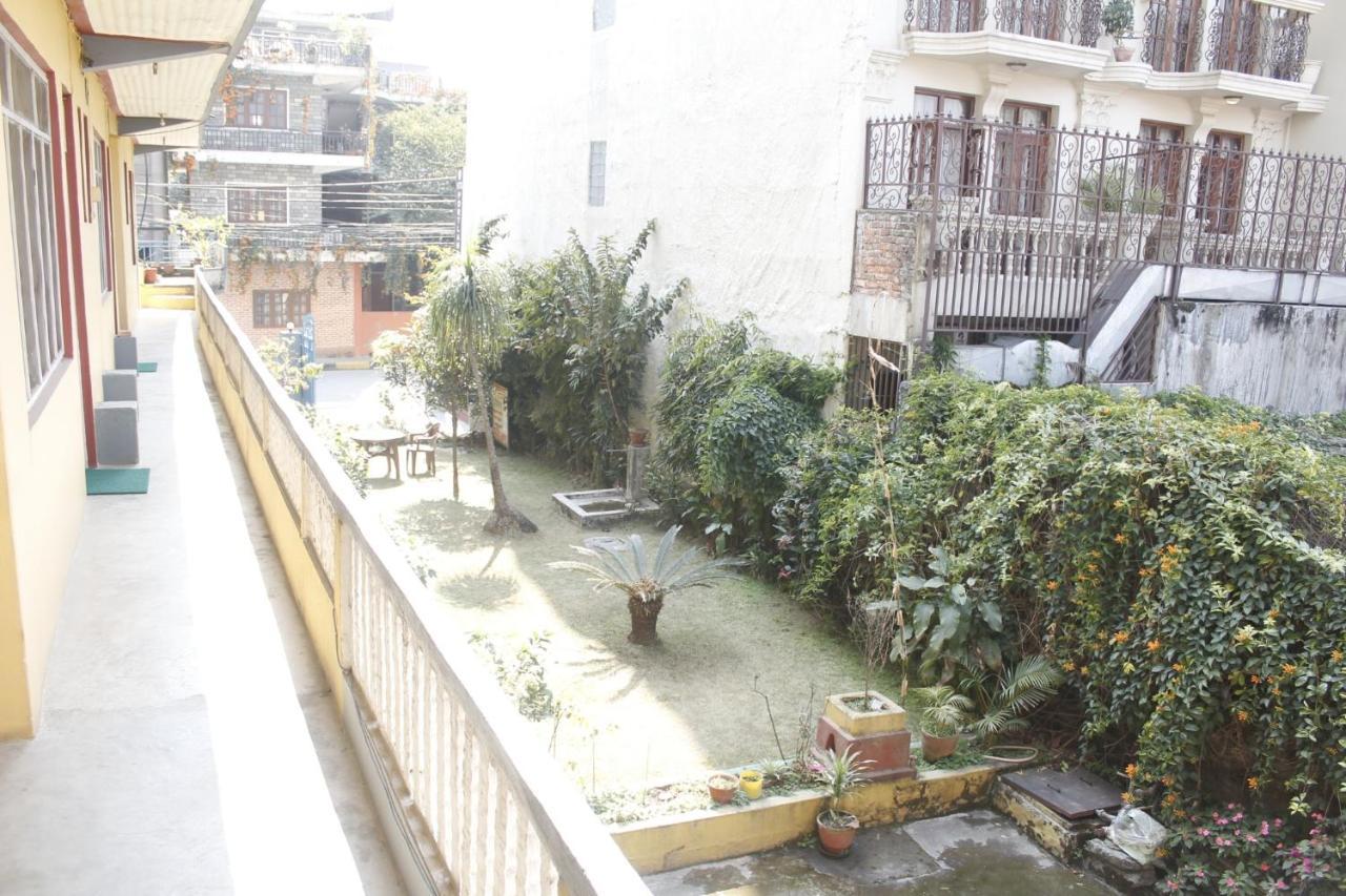Pushpa Guest House Pokhara Exterior photo